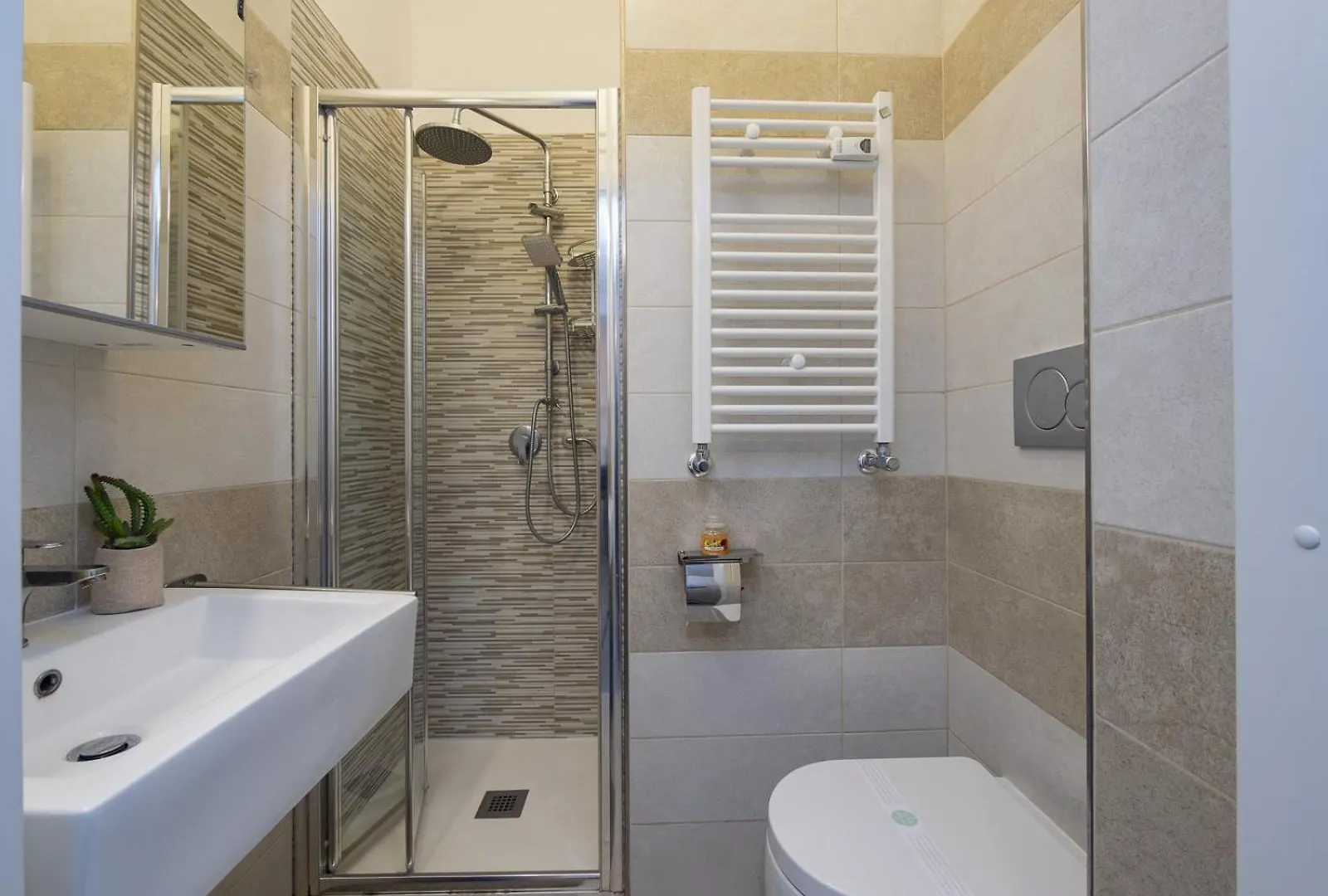 Modern 3 Bedroom With Balcony Steps From San Siro By Rentopolis Milano Daire