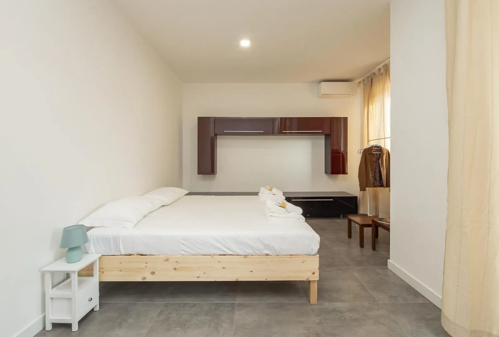 Modern 3 Bedroom With Balcony Steps From San Siro By Rentopolis Milano Daire