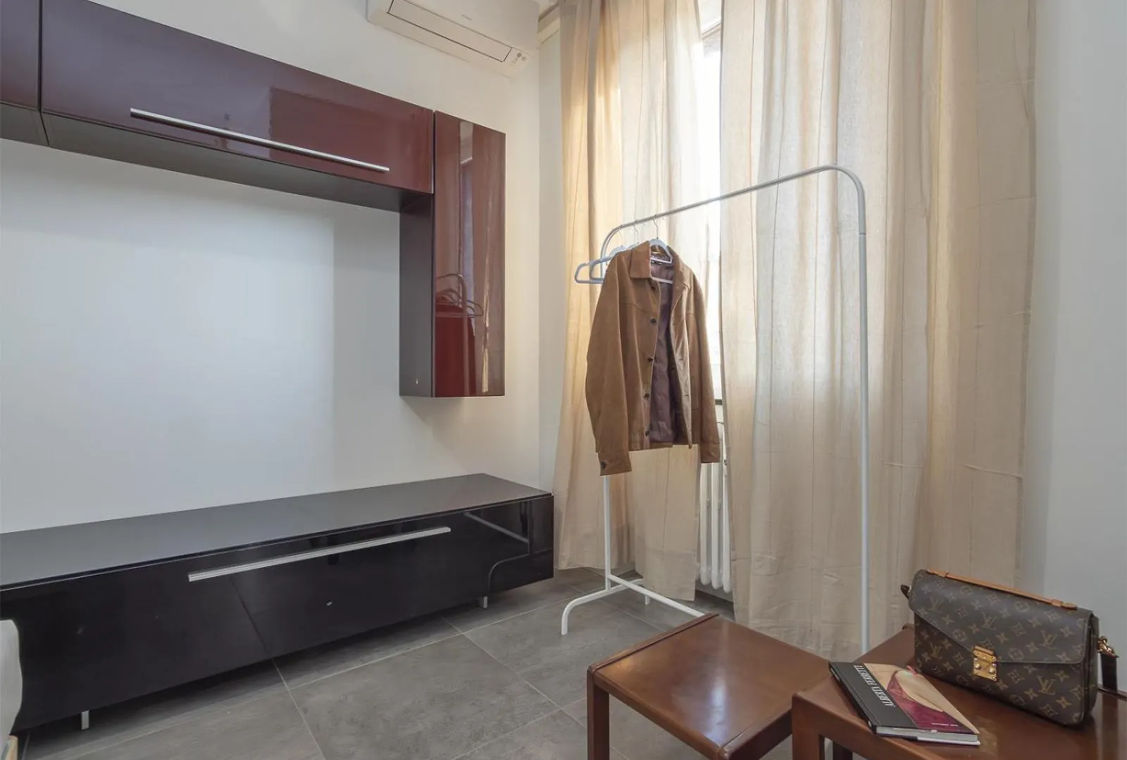 Daire Modern 3 Bedroom With Balcony Steps From San Siro By Rentopolis Milano