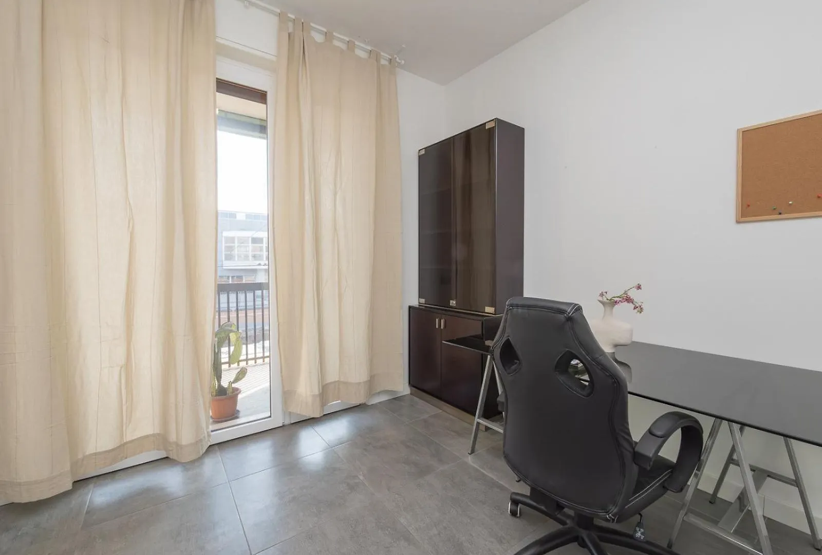 Modern 3 Bedroom With Balcony Steps From San Siro By Rentopolis Milano 0*,  İtalya