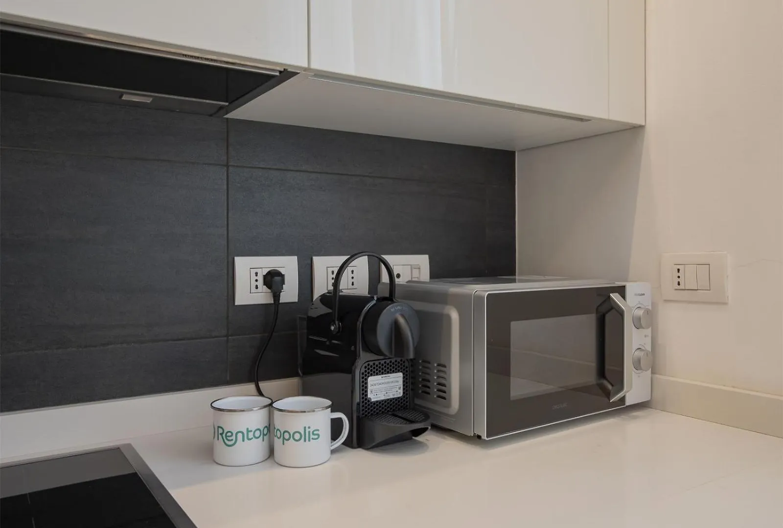 Modern 3 Bedroom With Balcony Steps From San Siro By Rentopolis Milano Daire