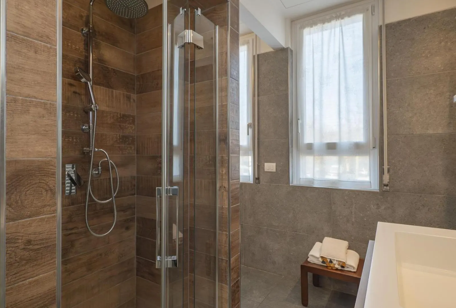Modern 3 Bedroom With Balcony Steps From San Siro By Rentopolis Milán 0*,  Itálie