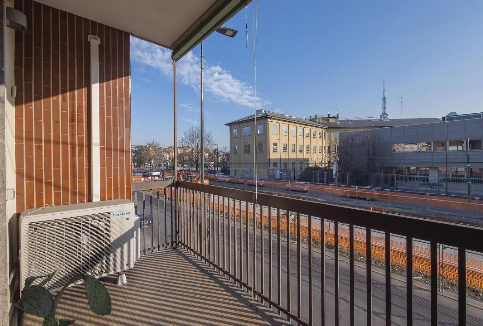Modern 3 Bedroom With Balcony Steps From San Siro By Rentopolis Milán 0*,  Itálie