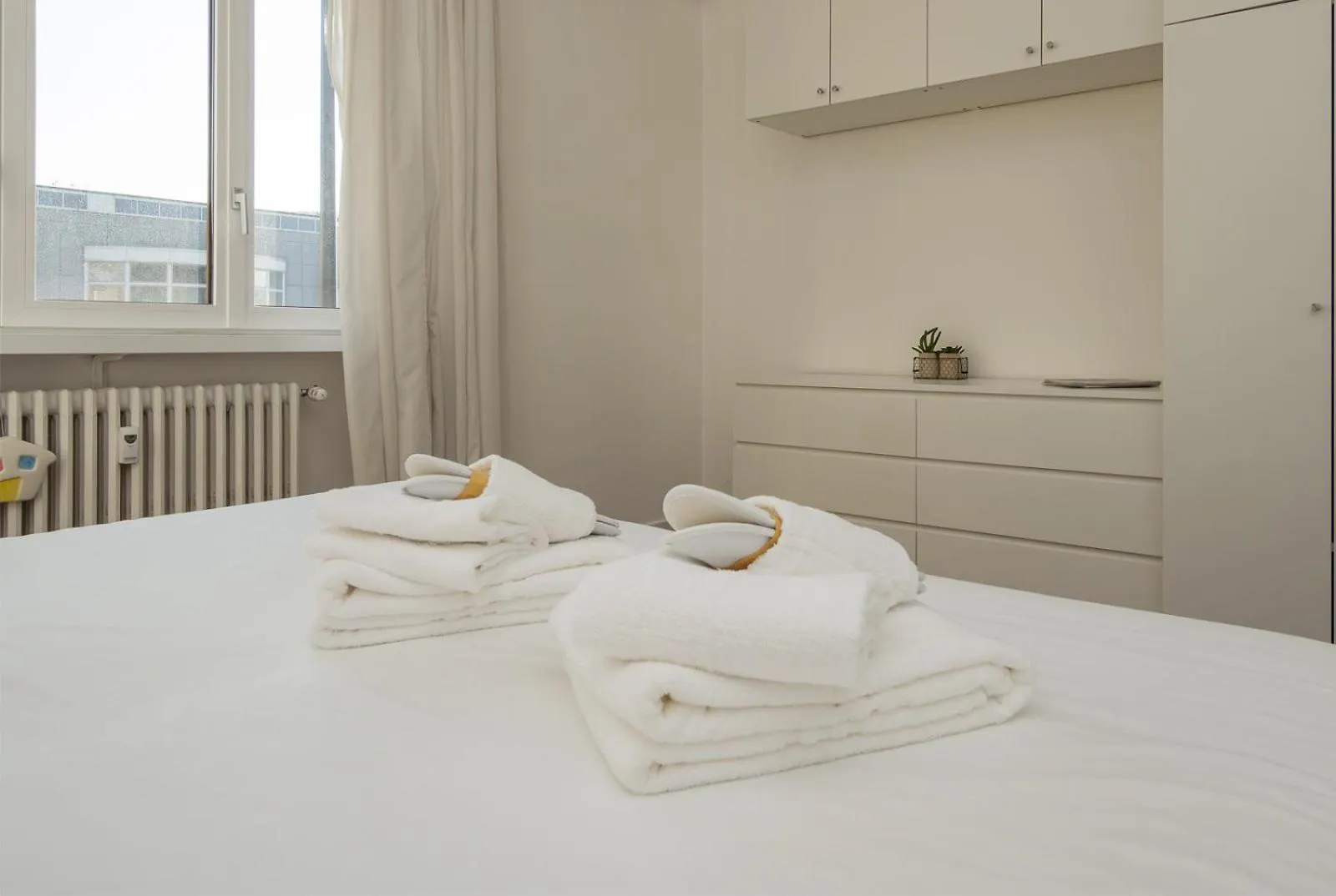 Modern 3 Bedroom With Balcony Steps From San Siro By Rentopolis Milán Apartmán